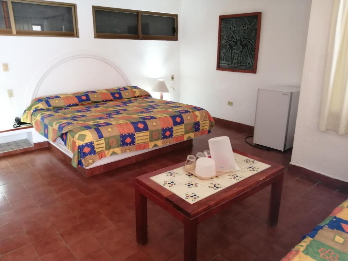 Hotel Catalina Beach Resort Zihuatanejo Esterno foto