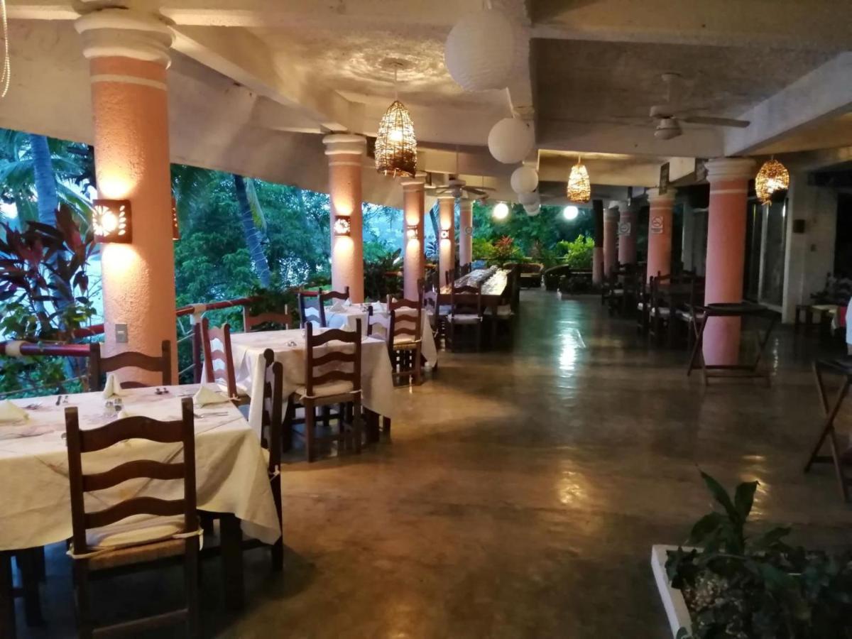 Hotel Catalina Beach Resort Zihuatanejo Esterno foto